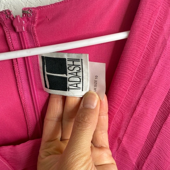 Tadashi Silk Chiffon V-Neck Fit and Flare Pink Dress Sz 8 - Picture 2 of 2